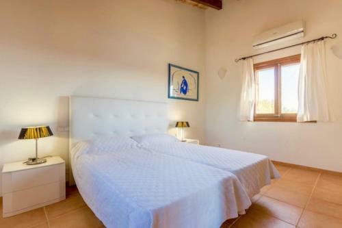 Pollenca Villa Sleeps 8 Pool Air Con Wifi T251881