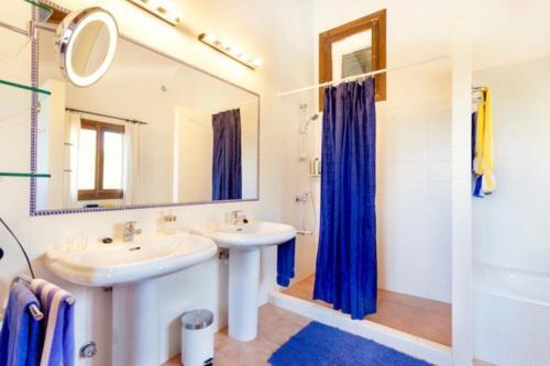 Pollenca Villa Sleeps 8 Pool Air Con Wifi T251881