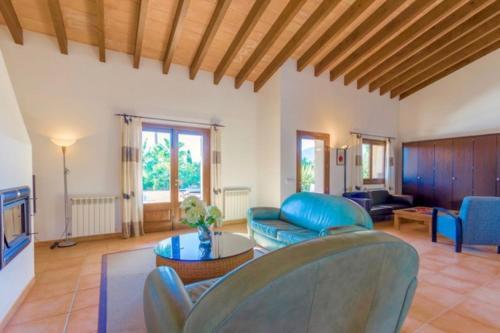 Pollenca Villa Sleeps 8 Pool Air Con Wifi T251881