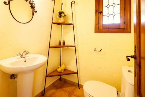 Pollenca Villa Sleeps 6 Pool Air Con Wifi T400541