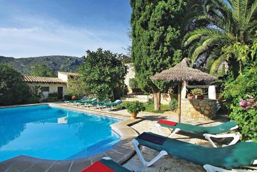 Pollenca Villa Sleeps 12 Wifi