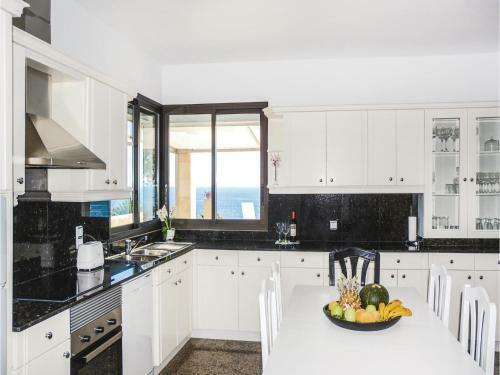 Four-bedroom Holiday Home In Porto Colom