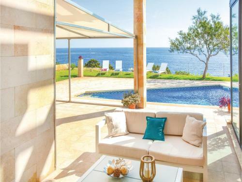 Four-bedroom Holiday Home In Porto Colom