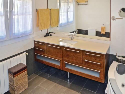 Six-bedroom Holiday Home In Palma, Puntiro