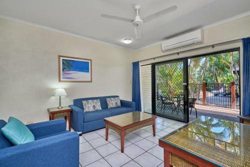 Hotel Comfort Inn & Suites Trinity Beach Club