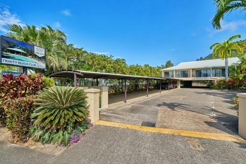 Hotel Comfort Inn & Suites Trinity Beach Club
