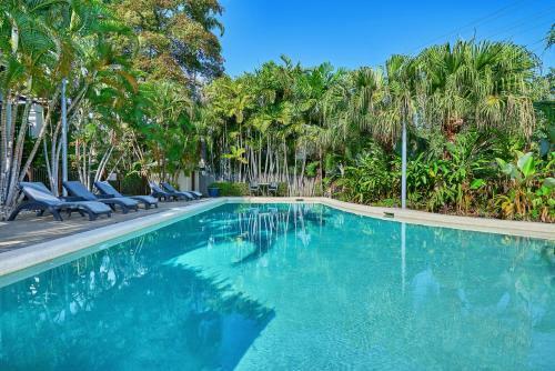 Hotel Comfort Inn & Suites Trinity Beach Club