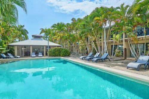 Hotel Comfort Inn & Suites Trinity Beach Club