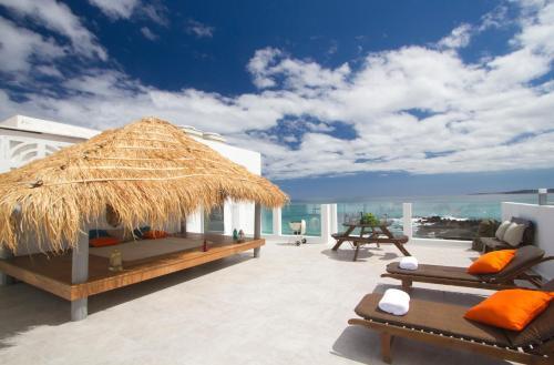 Pebbles Sea Front Apartment