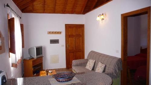 Casas Pedro Y Carmen