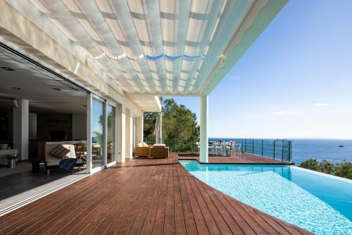 Villa Infinity -amazing Luxury Villa 3 Pools & Jacuzzi