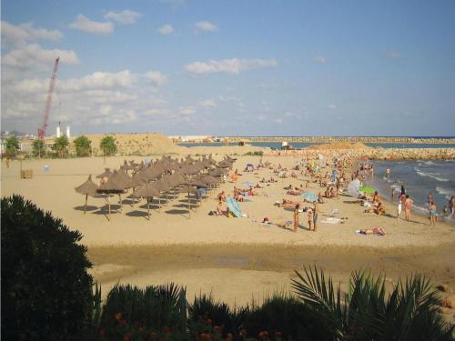 Five-bedroom Holiday Home In Roda De Bera