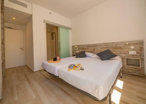 Hostal Agi Gloria Rooms