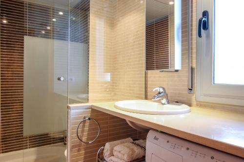 Bay Apartment
