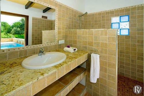 S'horta Villa Sleeps 10 Pool Air Con Wifi