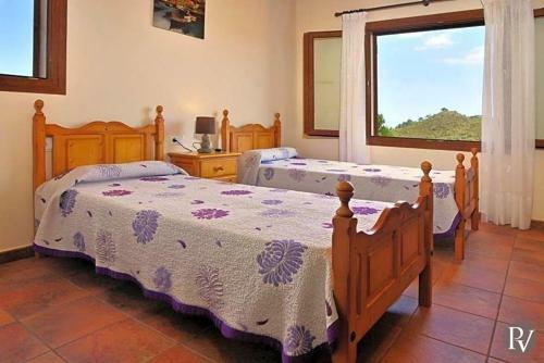 S'horta Villa Sleeps 10 Pool Air Con Wifi