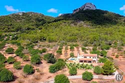 S'horta Villa Sleeps 10 Pool Air Con Wifi