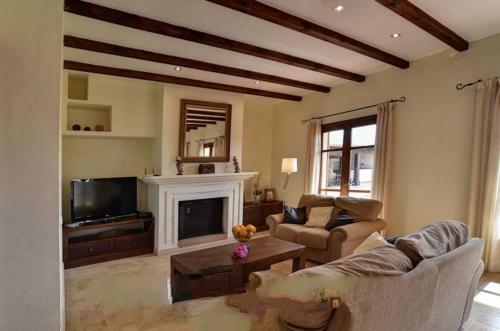 Agroturismo S'horta Villa Sleeps 8