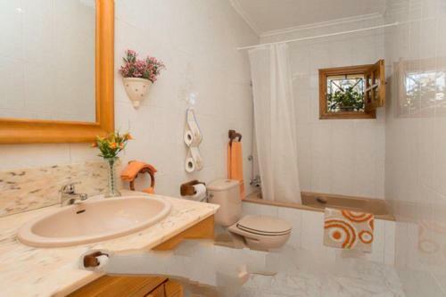 Sa Rapita Villa Sleeps 6 Air Con Wifi