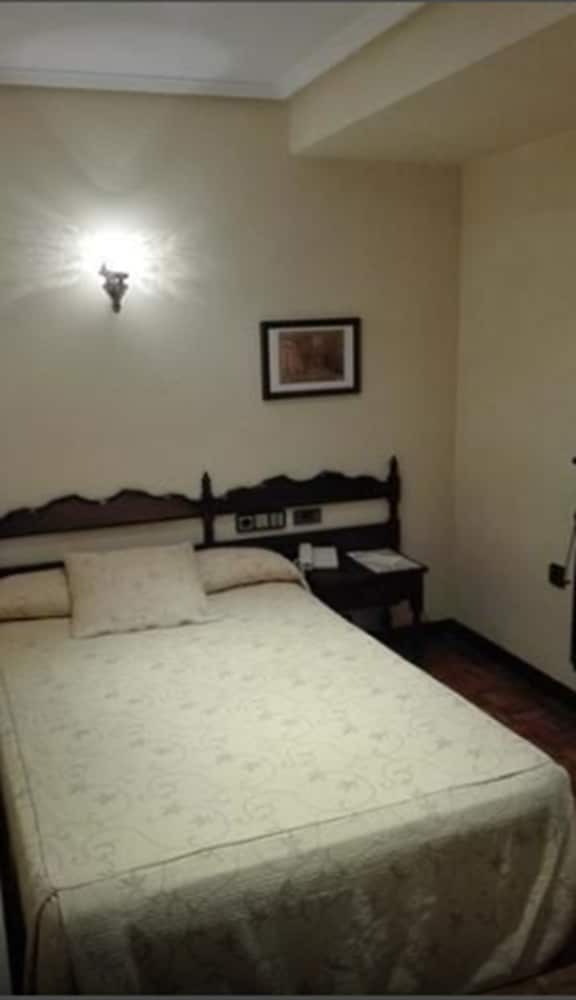 Hotel Castellano Centro