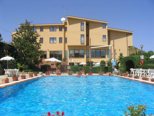 Riviera Hotel