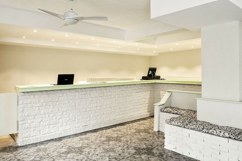 Hostal Seaborn By Pillow