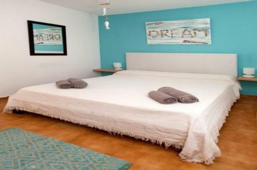 San Jose Villa Sleeps 8 Pool Air Con Wifi