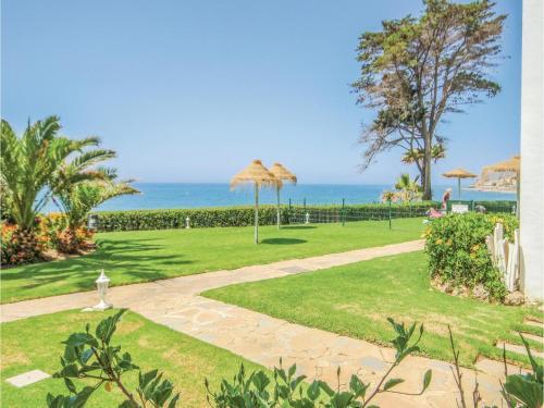 Two-bedroom Apartment In San Luis de Sabinillas