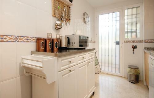 Two-bedroom Apartment In Sabinillas-manilva