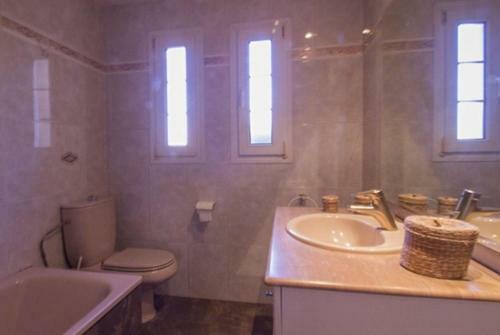 Sant Antoni De Calonge Villa Sleeps 8 Pool Wifi