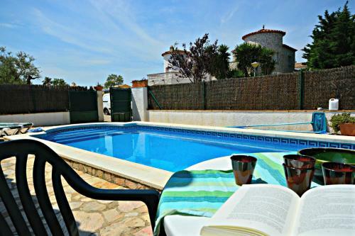Casa Con Piscina Al Lado De La Playa. La Barca