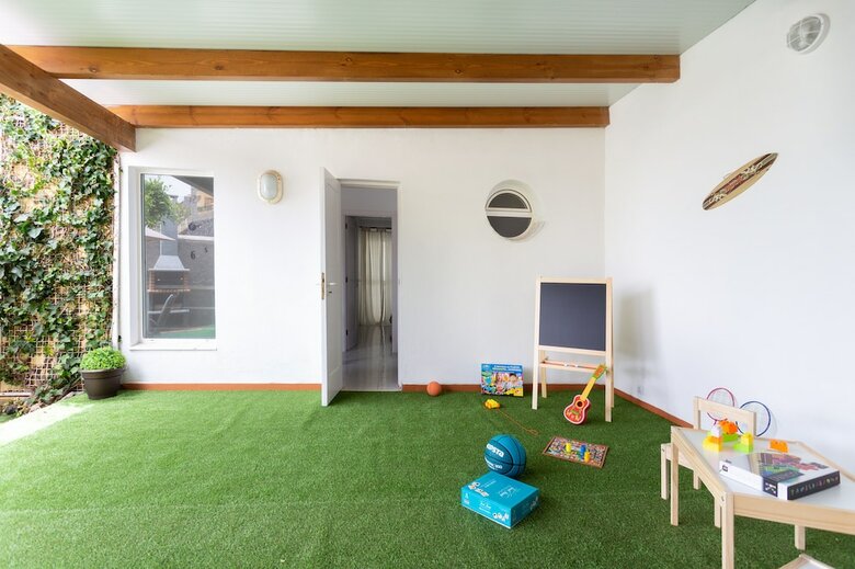 Duplex Acor�n With Pool And Sea View