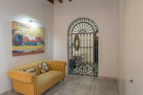 Reservaloen Casa Sevillana