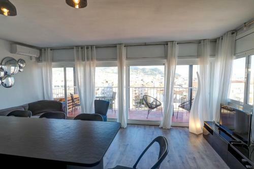 Chic Sea Views Apartment