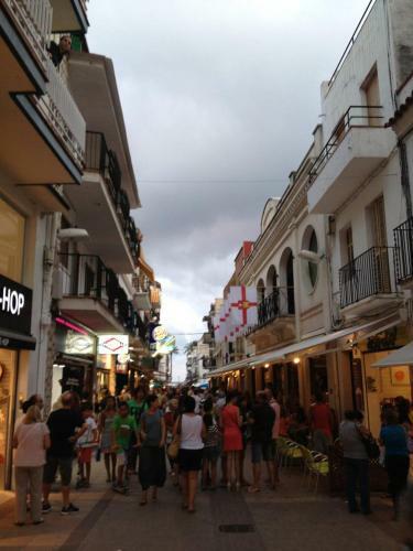 Pure Olive Garden Apartment Sitges