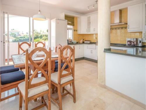 Five-bedroom Holiday Home In Riviera Del Sol