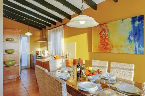 Torre Soli Nou Villa Sleeps 9 Pool Air Con Wifi