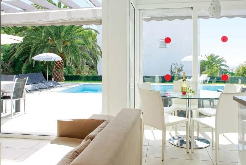 Torre Soli Nou Villa Sleeps 10 Air Con Wifi