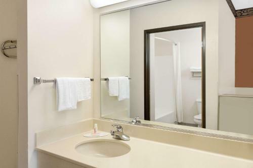 Hotel Super 8 Athens