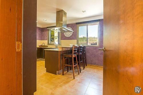 Son Servera Villa Sleeps 8 Pool Wifi