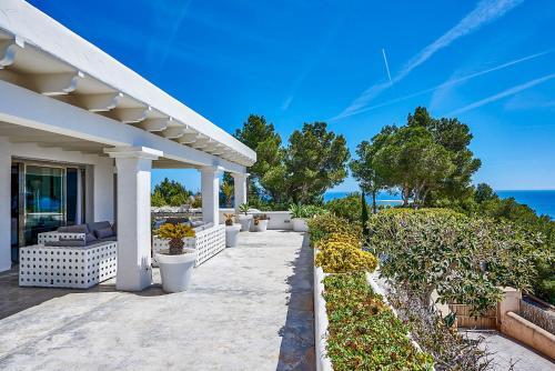Playa de Talamanca Villa Sleeps 9 Pool Air Con Wifi