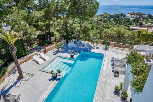 Playa de Talamanca Villa Sleeps 9 Pool Air Con Wifi