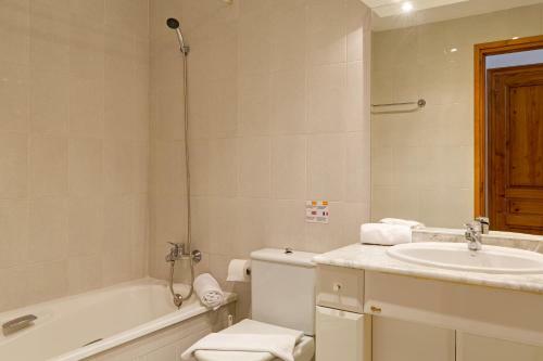 Tamariu Apartment Sleeps 6 Pool T425188