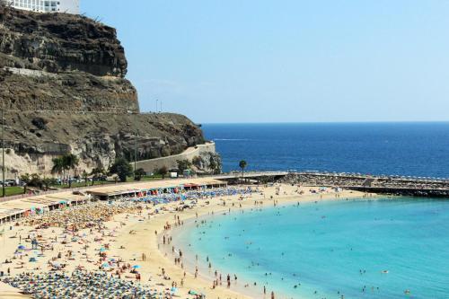 Luxury African Apartment With Pool In Taurito, Mog�n.