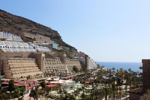 Luxury African Apartment With Pool In Taurito, Mog�n.