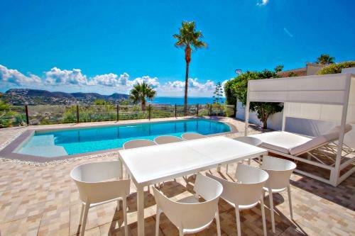 Suerte - Sea View Villa With Private Pool In Moraira