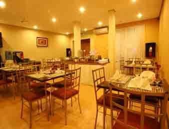 Hotel Microtel Inn And Suites Davao