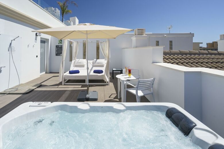 Costa Del Sol Hotel