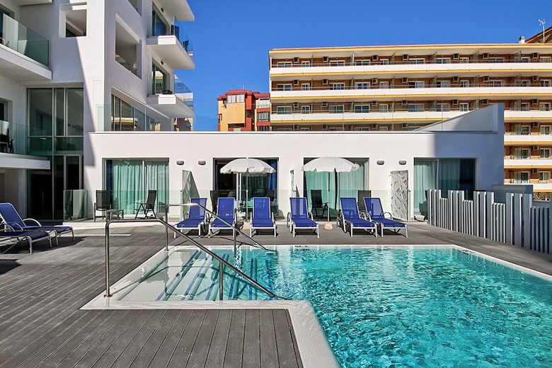 Apartamento Carihuela Suites