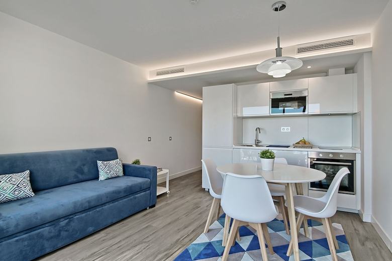 Apartamento Carihuela Suites